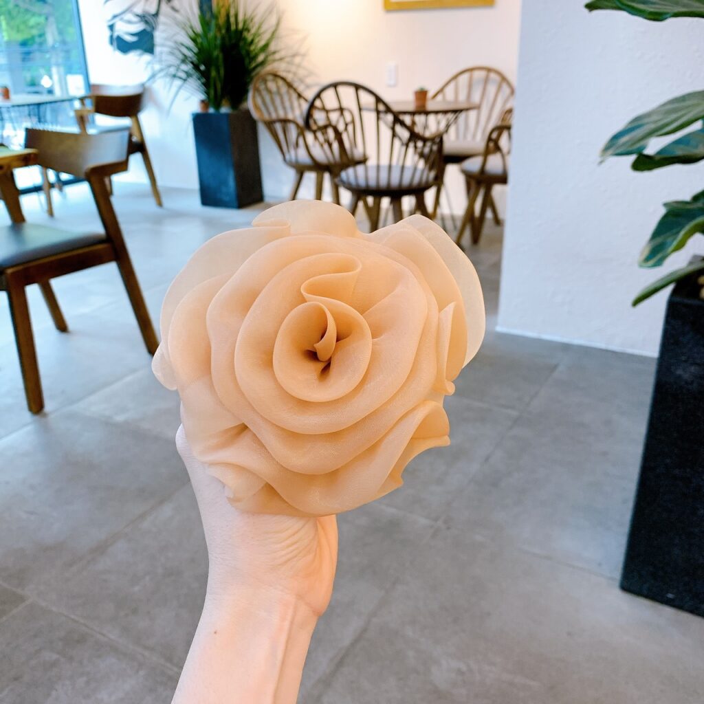 AC20-27 Ghim áo màu nâu nhạt, Cài áo hoa độc đáo, Ghim cài áo hoa voan, Hoa cài áo nữ