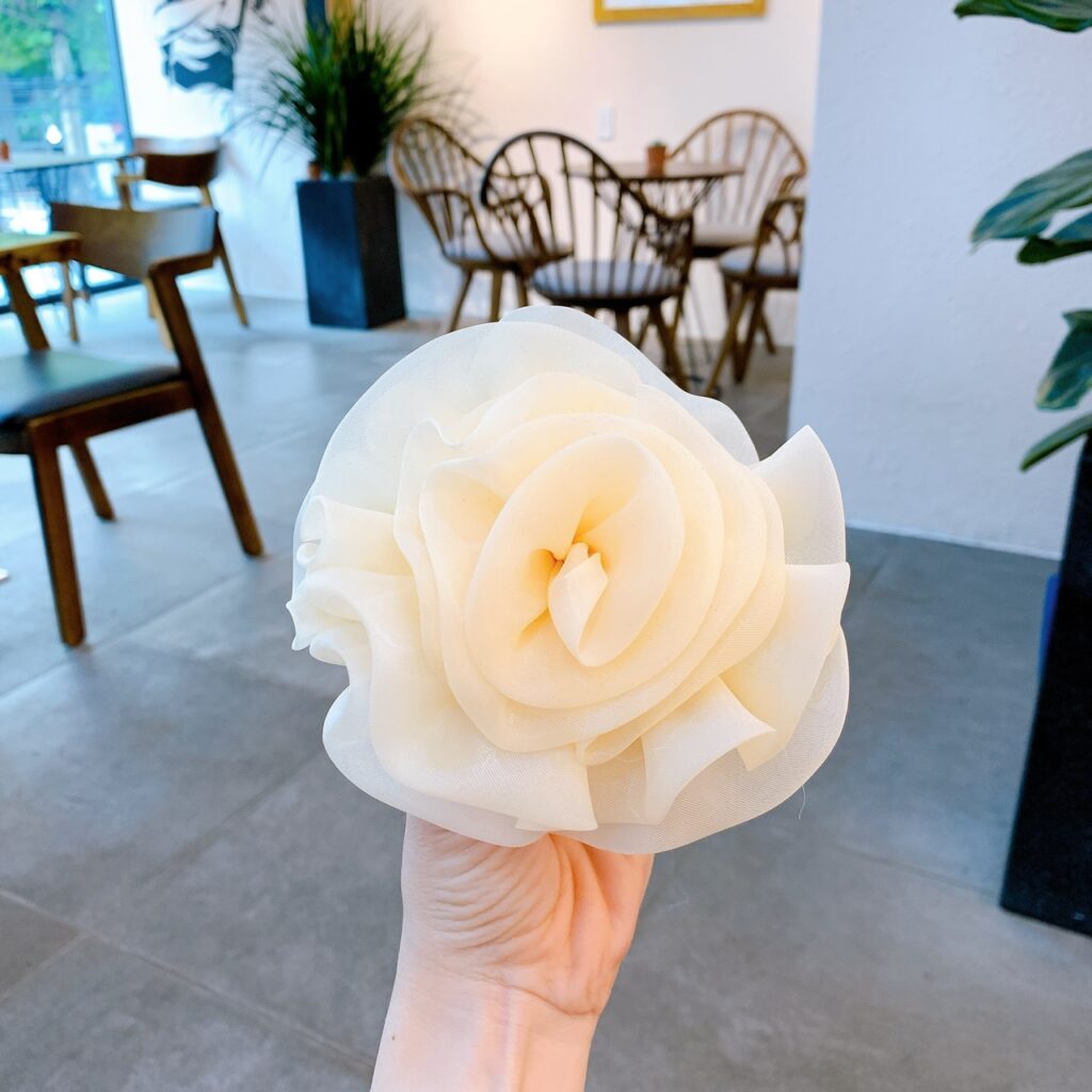 AC20-22 Ghim áo hoa màu Vàng nhạt, Cài áo hoa độc đáo, Ghim cài áo hoa voan, Hoa cài áo nữ