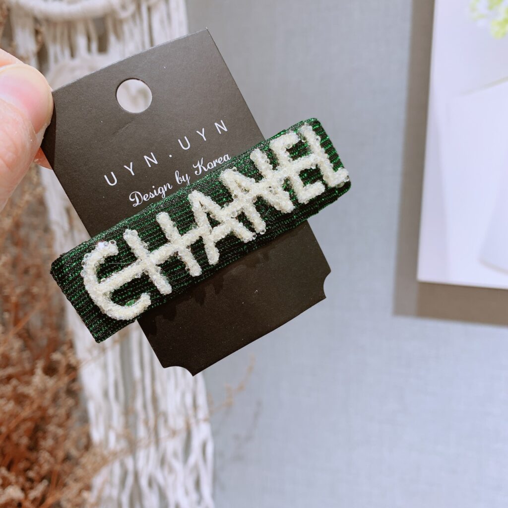Kẹp tóc mái BẤM xanh CHALEL AK6909