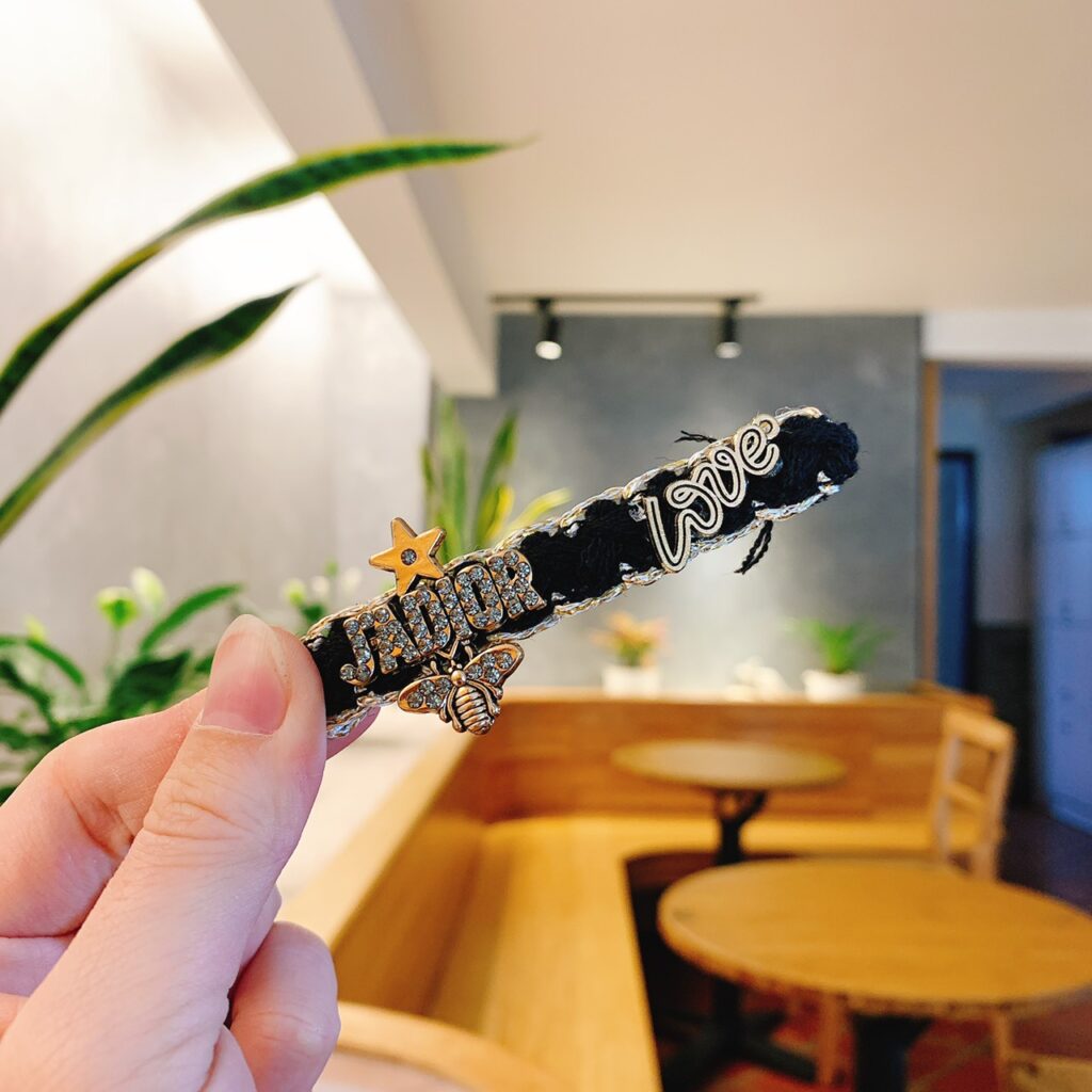 Kẹp mái mỏ vịt JADIORR live con ong độc đáo thiết kế đẹp AK8262