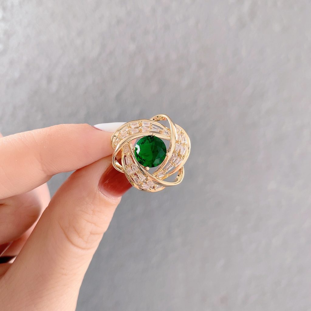 Cài áo viền đá zircon nhuỵ đá xanh xi vàng pha cao cấp AC4030