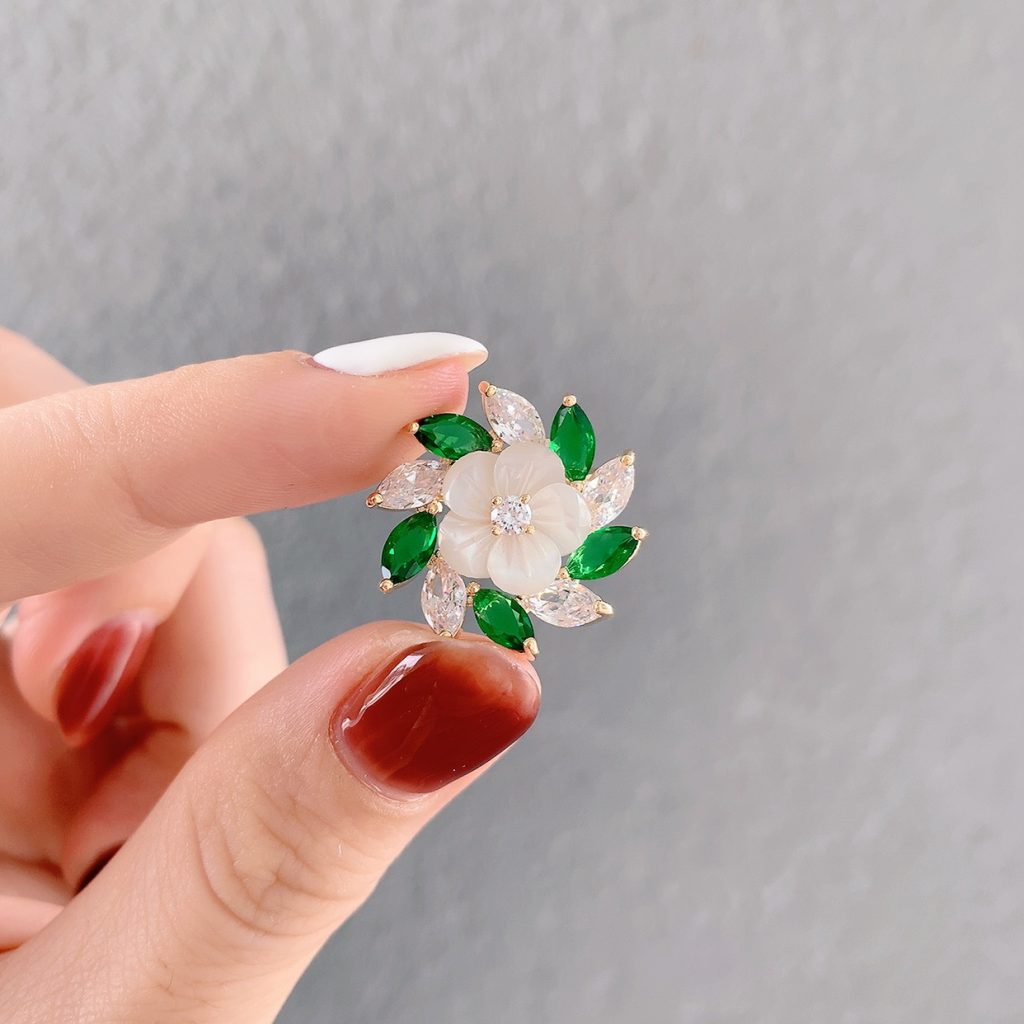 Cài áo hoa 5 cánh vỏ sò mix đá xanh trắng, size nhỏ xinh độc đáo,đơn giản AC3995