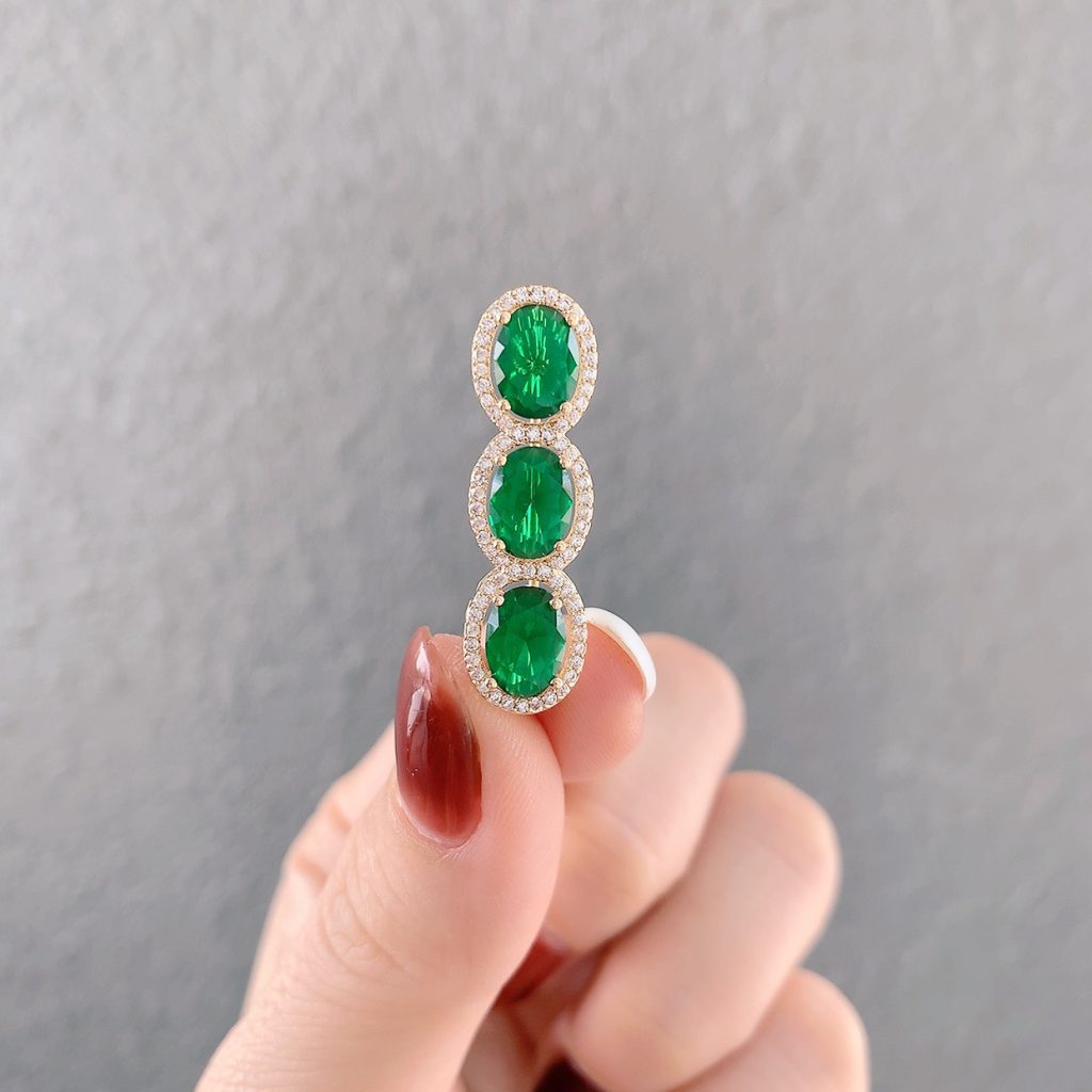 Cài áo thanh ngang 3 hạt đá xanh viền đá zircon cao cấp, thiết kế đơn giản sang trọng AC4020