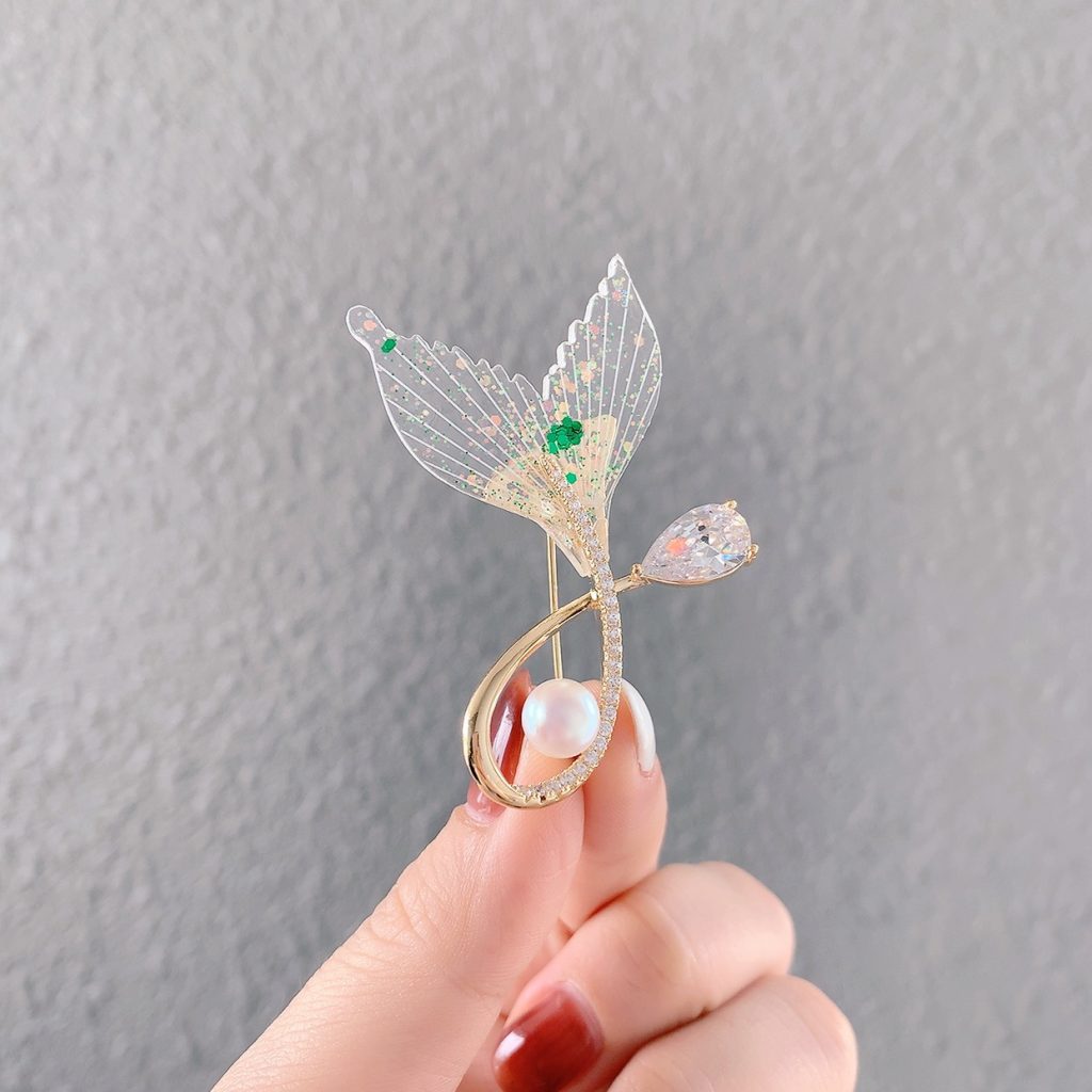 Cài áo đuôi cá xi vàng pha cao cấp AC4003