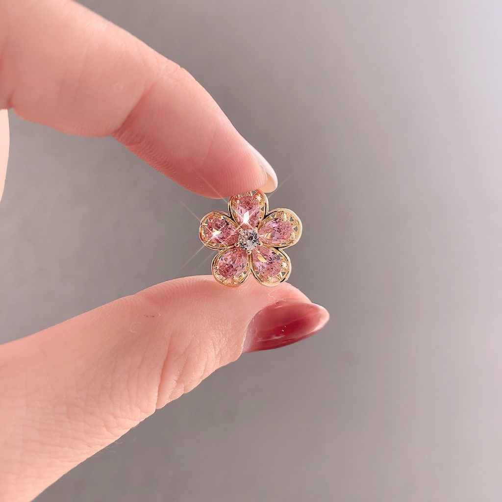 Cài áo hoa 5 cánh đá hồng xi vàng pha cao cấp AC3957