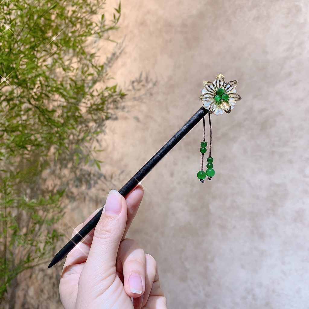 Trâm tóc thân gỗ hoa tầng AK5491