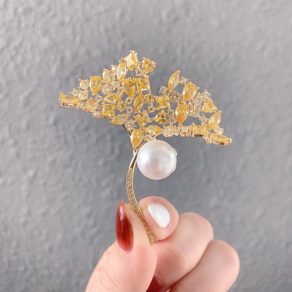 Cài áo lá bạch quả đá vàng cao cấp AC3939