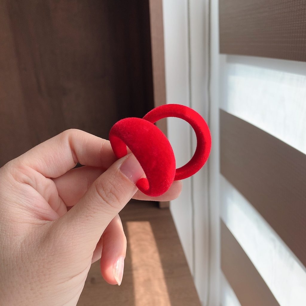 Bông tai chữ C đỏ nhung AB3623