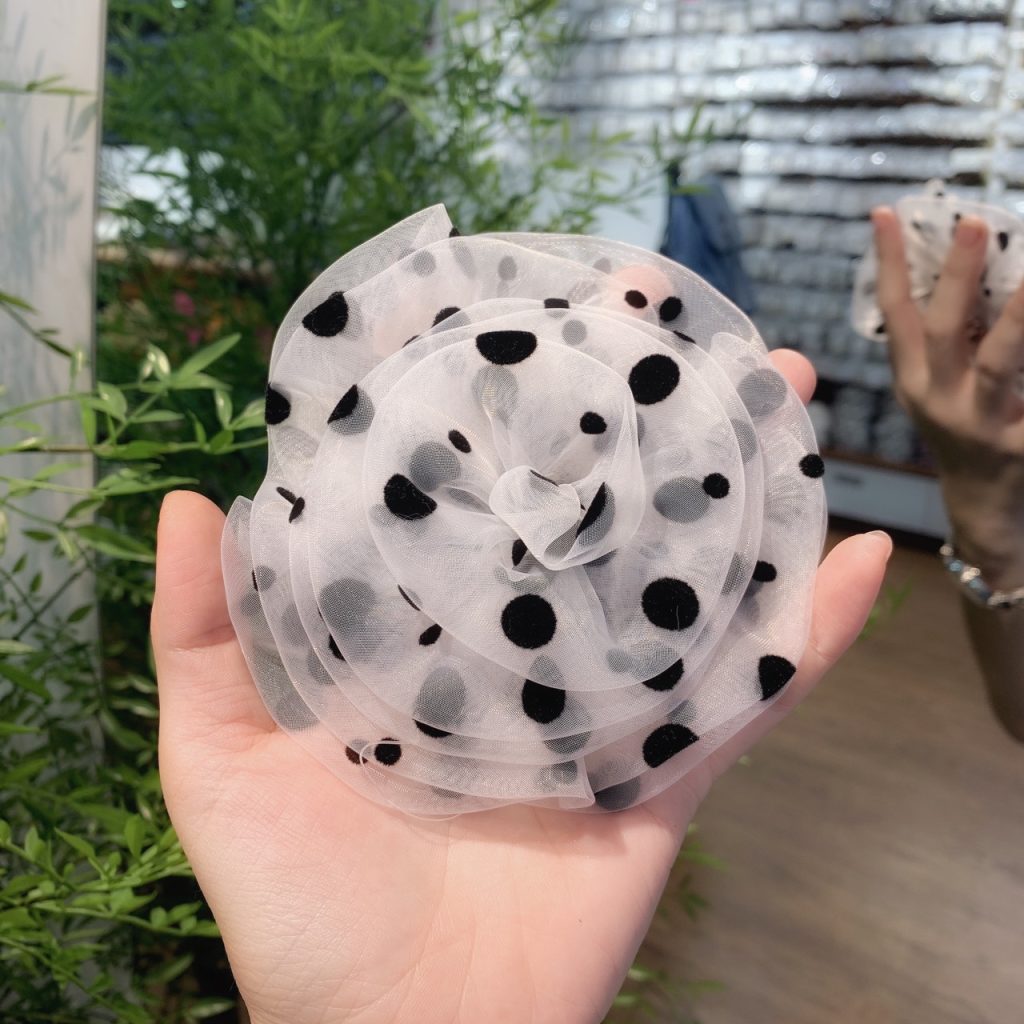 AC20-34 Ghim áo váy màu da beo, Cài áo hoa độc đáo, Ghim cài áo hoa voan, Hoa cài áo nữ