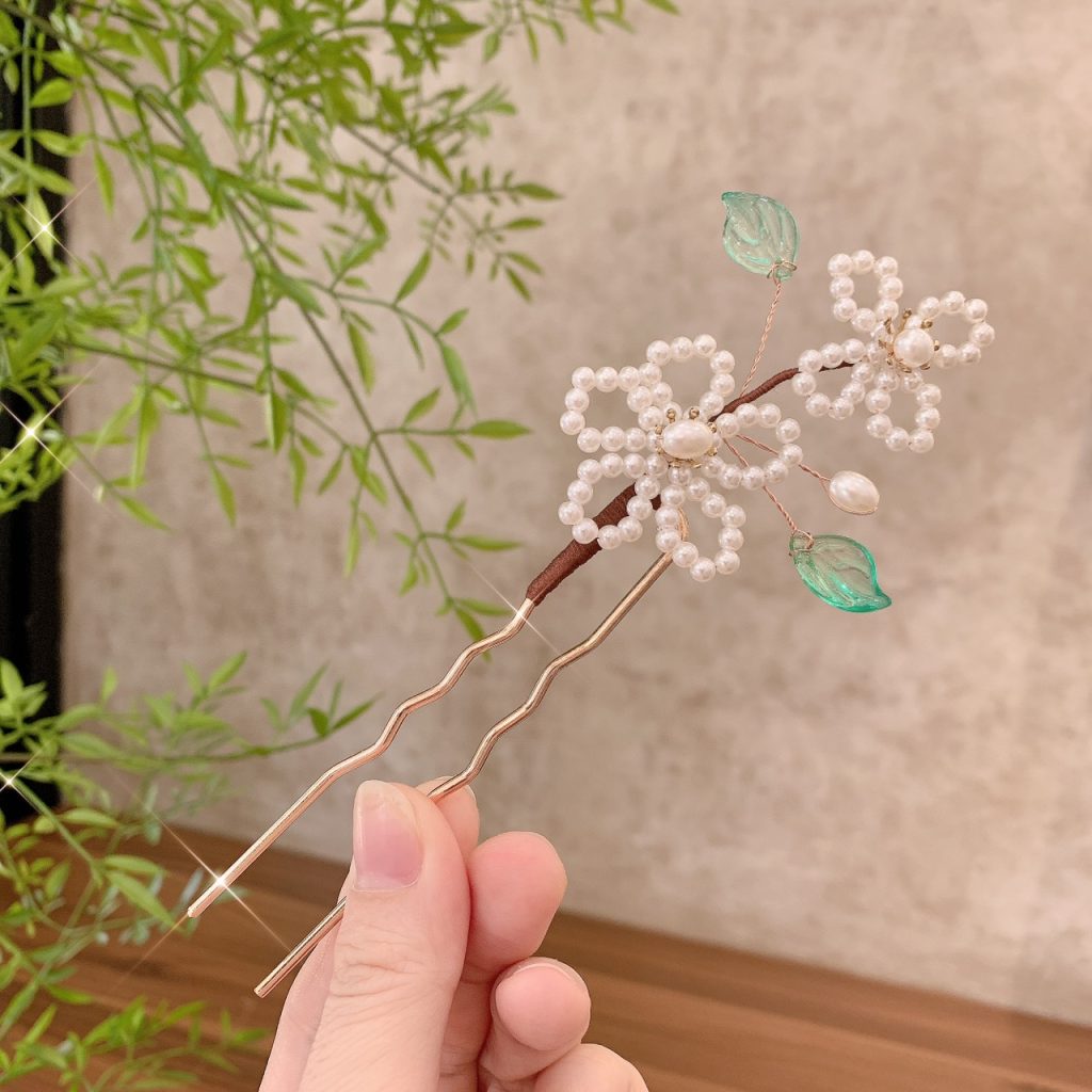 Trâm tóc chữ U hoa ngọc B397