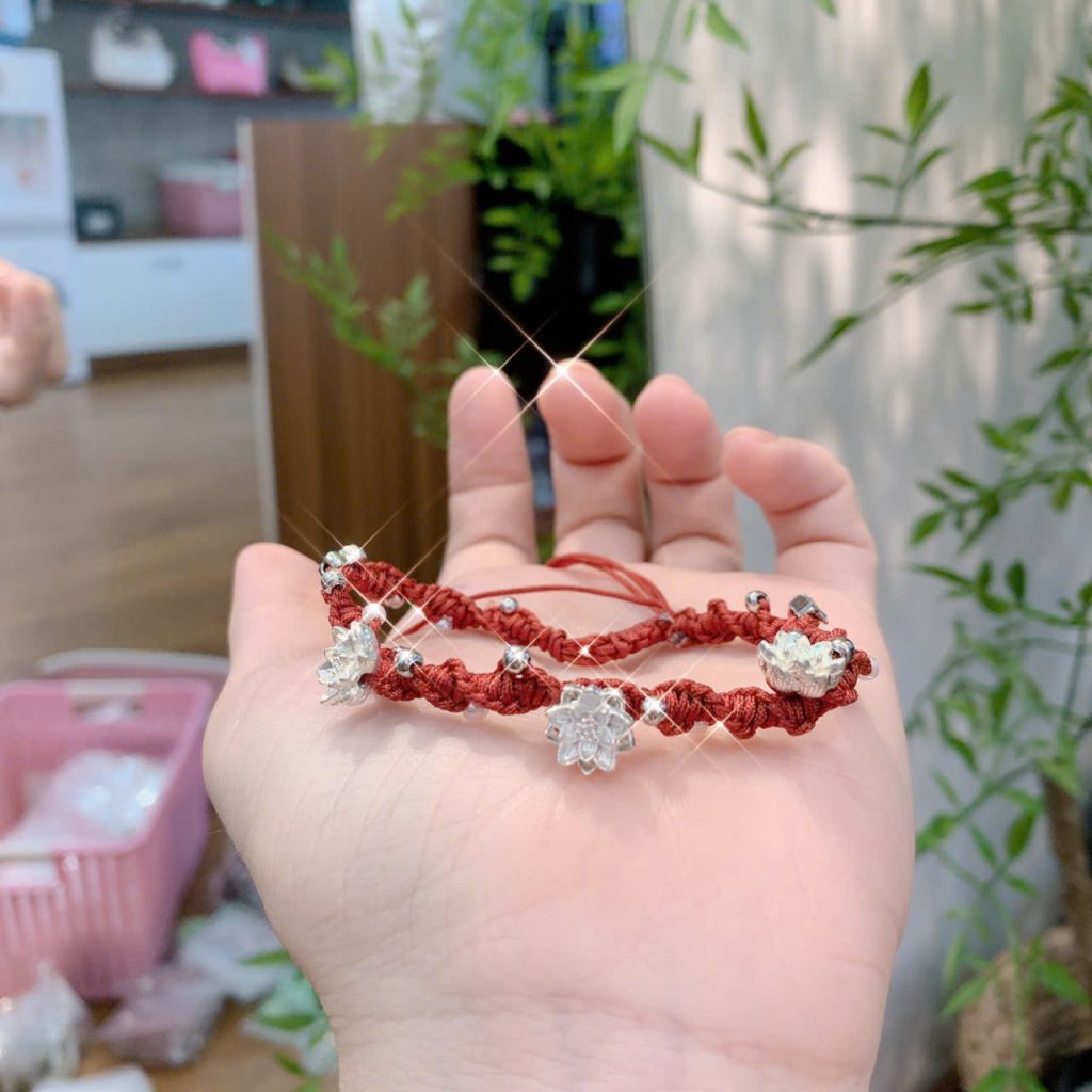 Lắc tay Handmade mix hoa Sen sợi dây đỏ độc đáo B656