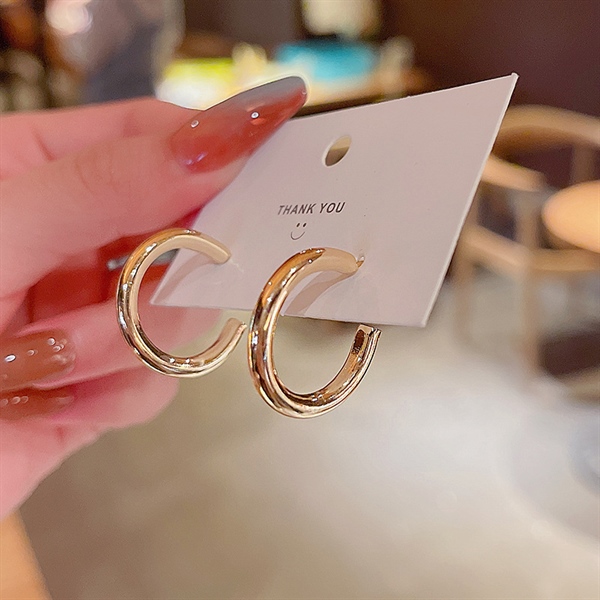 Bông tai phong cách chữ C basic đơn giản (ĐK 1.8cm) AB3640