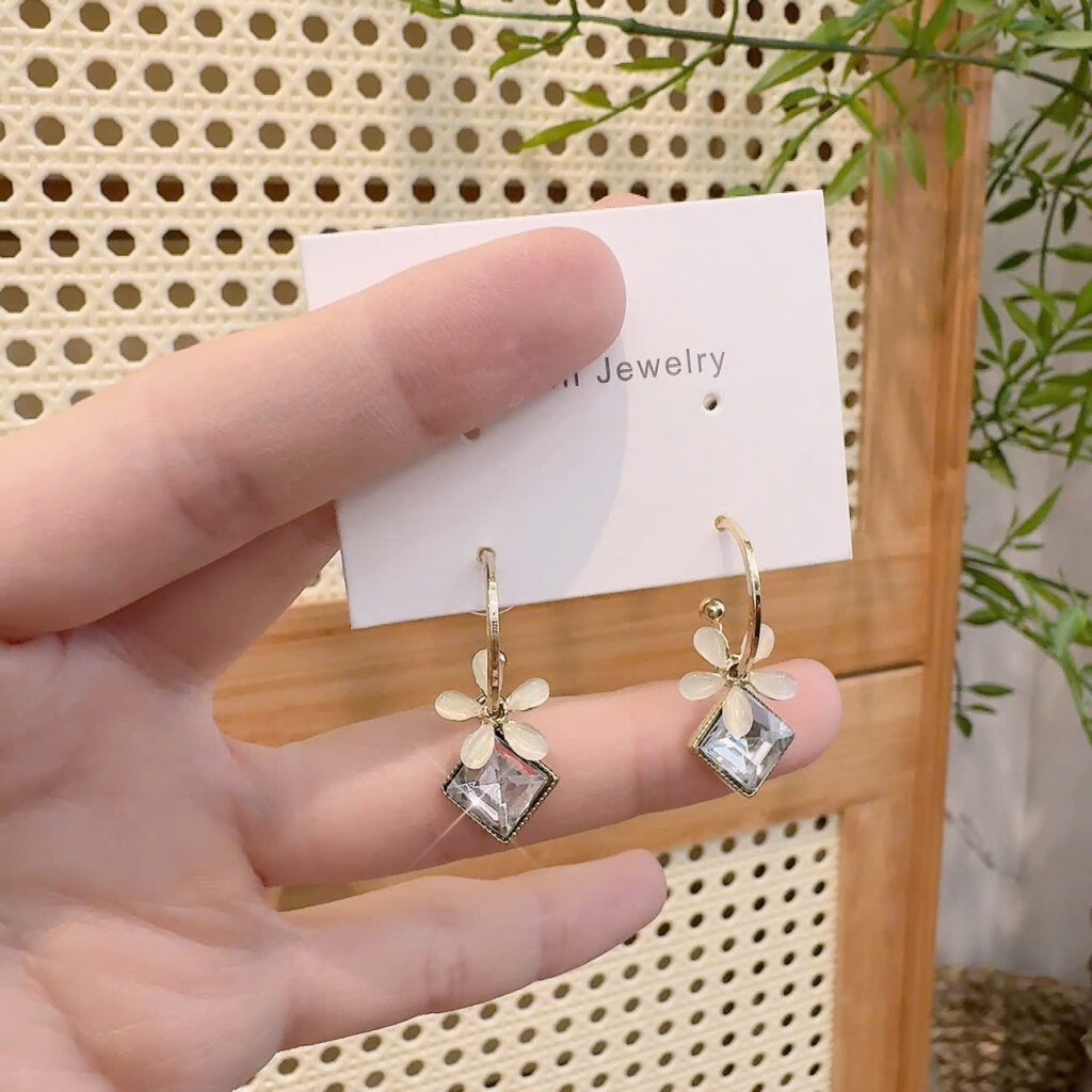 Bông tai hoa đá AB3650