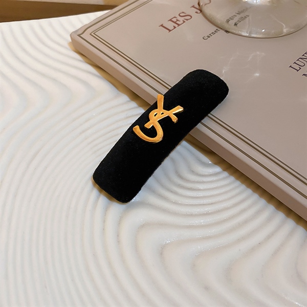 Kẹp tóc mái BẤM nhung đen YSSLL vàng nổi bật AK3327