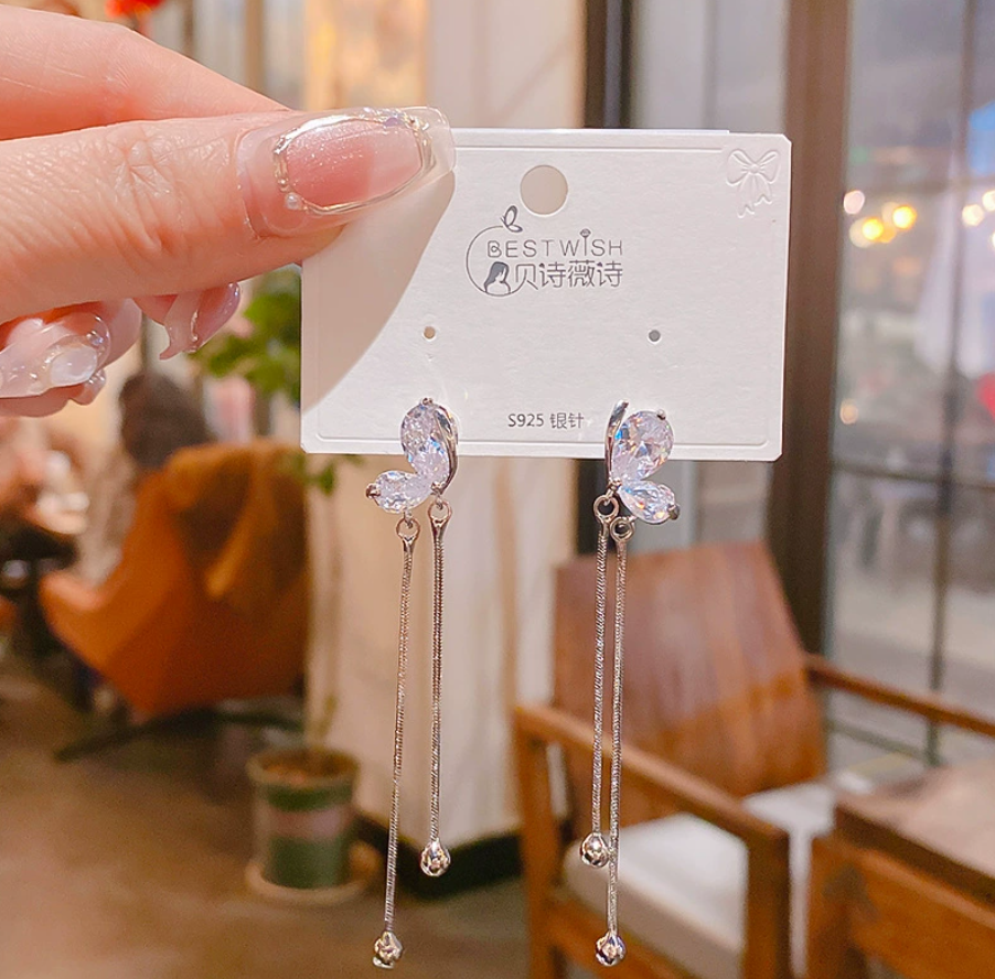 Bông tai hồ điệp dáng dài thanh nhẹ, mặt đá zircon cao cấp thiết kế sang trọng B1772