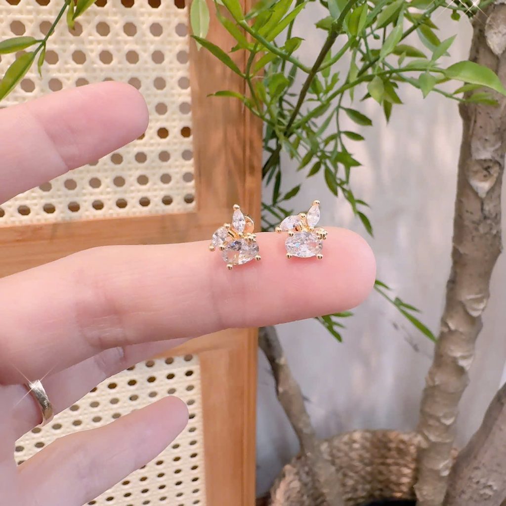 Bông tai TITAN sát tai chuôi vặn tai thỏ đá zircon xi màu vàng cao cấp điểm nhấn nhẹ nhàng B1929