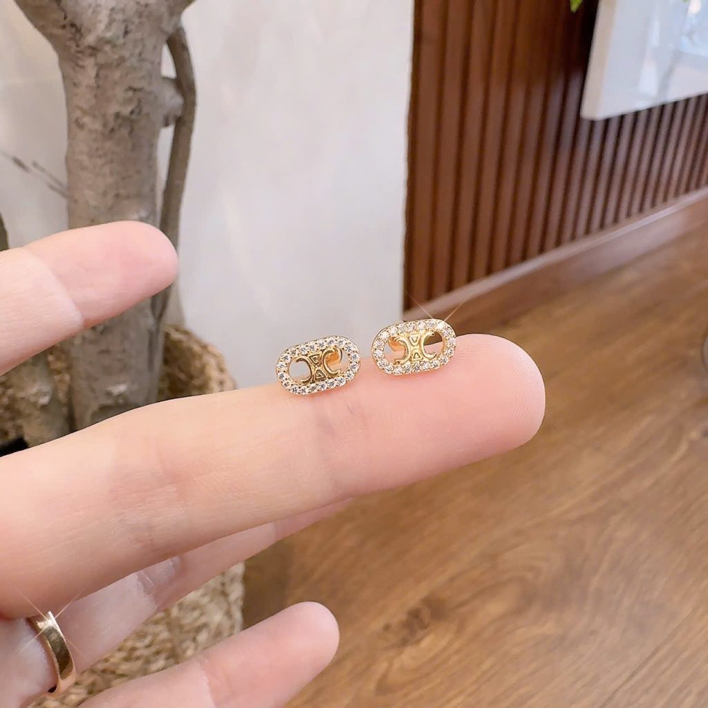 Bông tai TITAN sát tai chuôi vặn đính full đá zircon xi màu vàng cao cấp nhẹ nhàng B1926