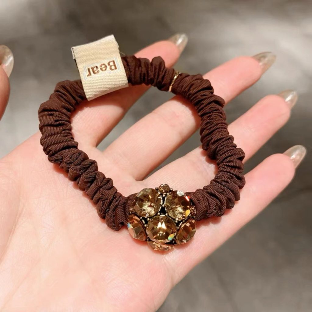 Cột tóc tone nâu mặt đá độc đáo, cột tóc nữ xinh đẹp thiết kế đơn giản B2096