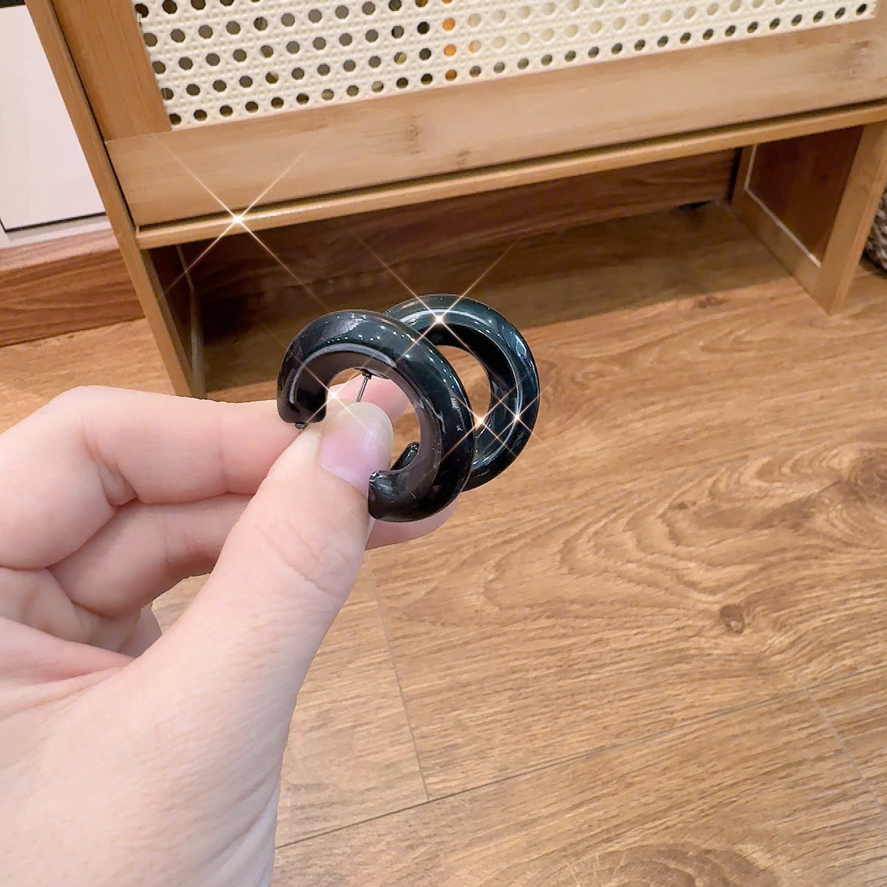 Bông tai chữ C màu đen cá tính (đk trong 1.5cm), phụ kiện hoa tai thời trang B2360