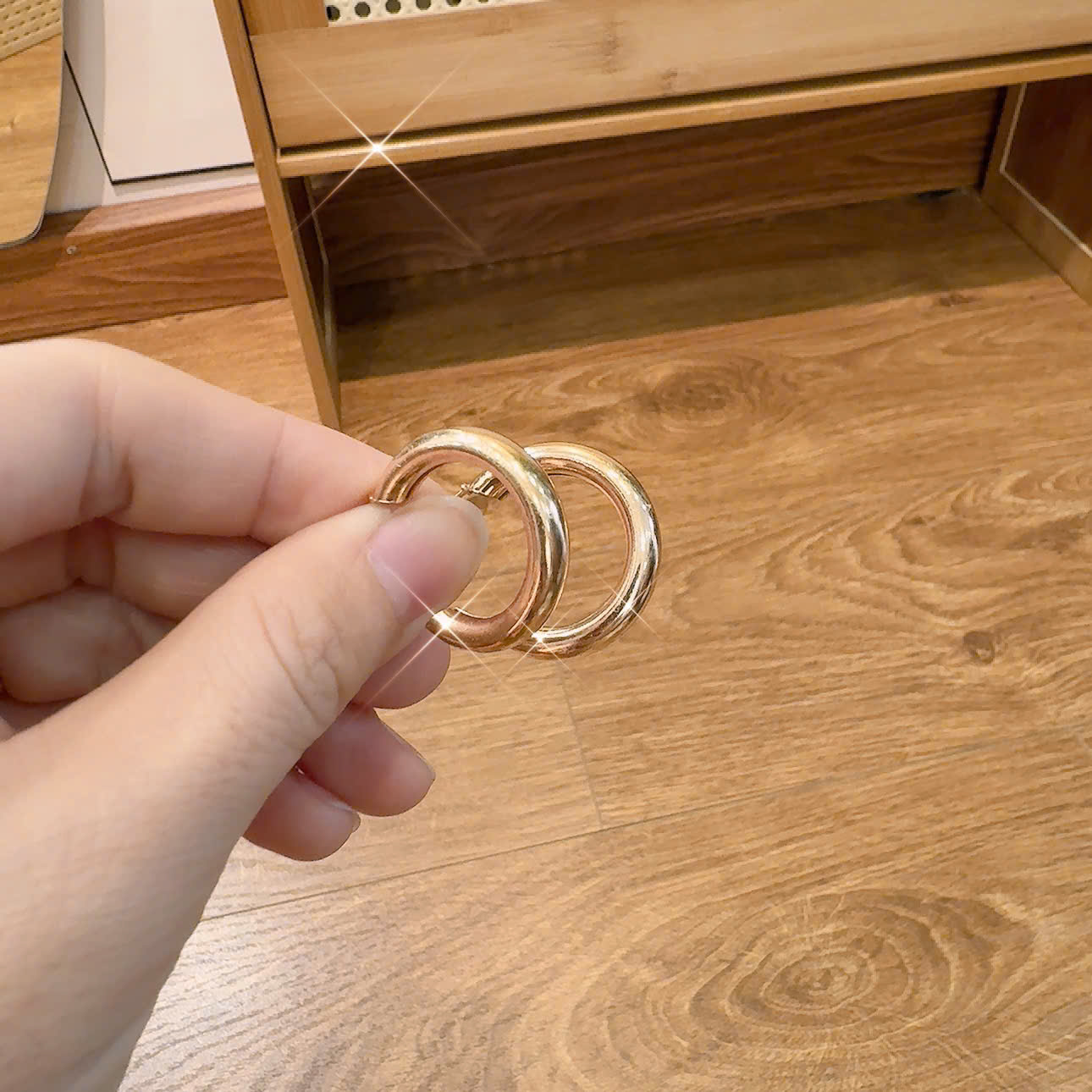 Bông tai chữ C vàng trơn ĐK 1.7cm B2364