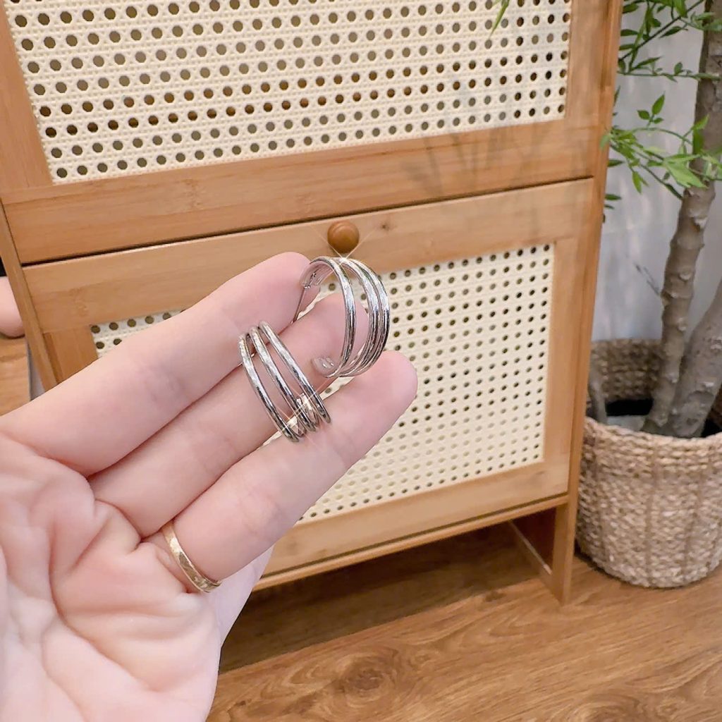 Bông tai chữ C màu bạc 3 vòng đk 2cm, phụ kiện hoa tai nữ cá tính B2377