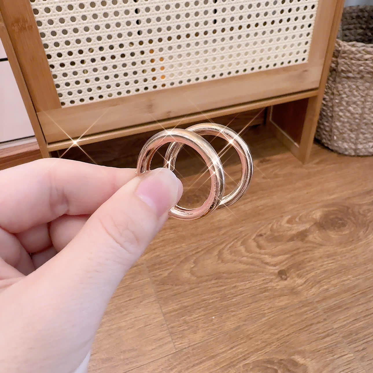 Bông tai chữ C vàng trơn đk 2.5cm, phụ kiên hoa tai nữ cá tính B2369