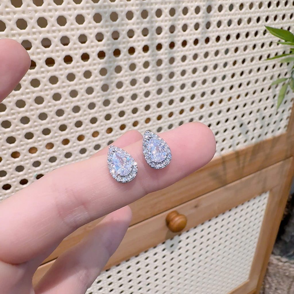 Bông tai đá zircon giọt nước size trung, bông tai đơn giản cao cấp đi tiệc sang trọng B2388