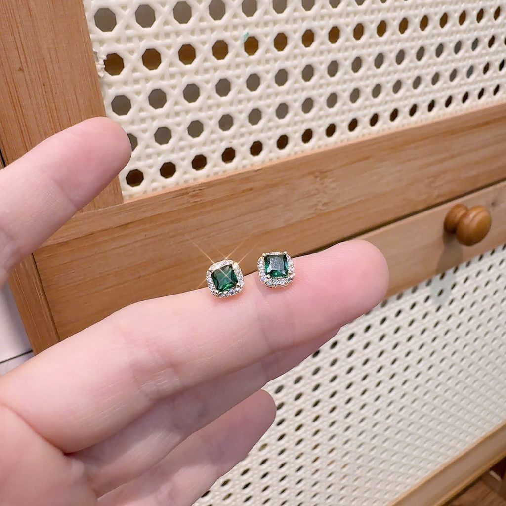 Bông tai cao cấp đá zircon hình VUÔNG ĐÁ XANH xi vàng pha viền đá liti độc đáo, sang trọng B2399