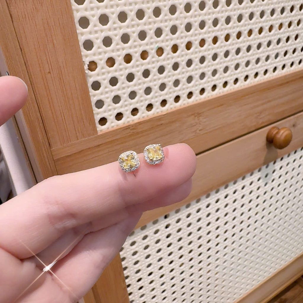Bông tai cao cấp đá zircon hình VUÔNG ĐÁ VÀNG xi vàng pha viền đá liti độc đáo, sang trọng B2401