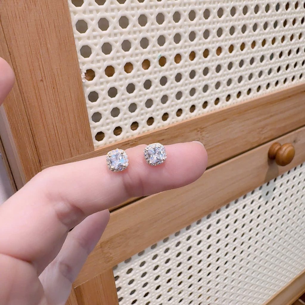 Bông tai cao cấp đá zircon hình Vuông đá TRẮNG xi vàng pha viền đá liti độc đáo, sang trọng B2397