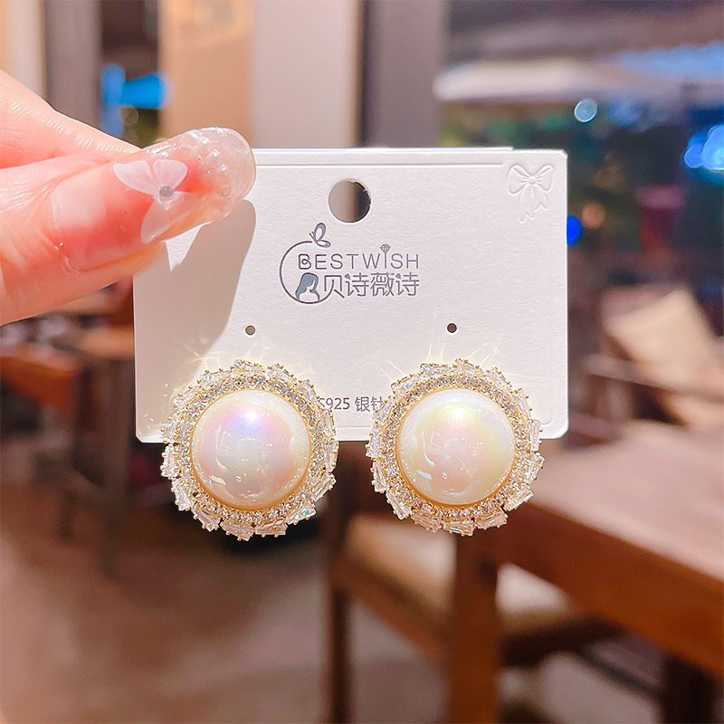 Bông tai ngọc to viền đá zircon cao cấp ,sang trọng, phong cách sexxy nóng bỏng B2668