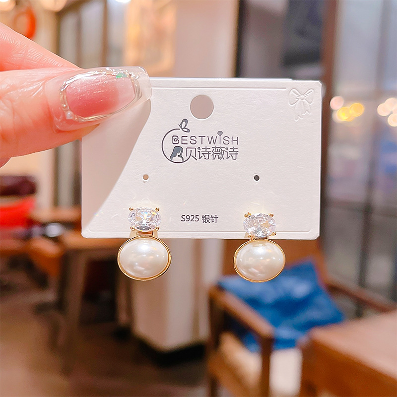 Hoa tai giọt nước đá Zircon ngọc tròn đơn giản tinh tế, thiết kế sang Hàn quốc sang trọng B2670