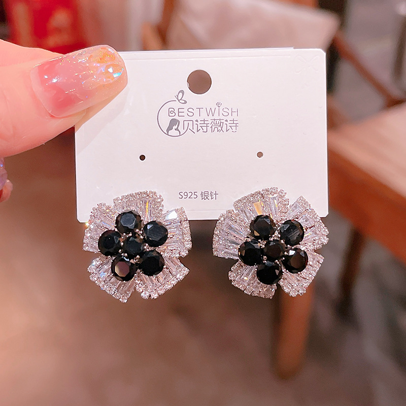 Bông tai hoa nhụy đen cao cấp, phong cách hoa tai thiết kế to sang trọng độc đáo Hàn quốc B2651