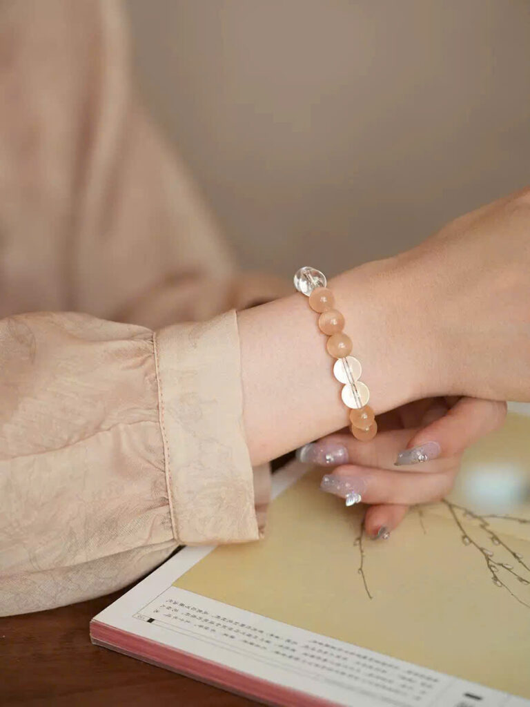 Vòng tay chuỗi đá trắng vàng mắt mèo FREESIZE chuỗi co giãn siêu đẹp B2622