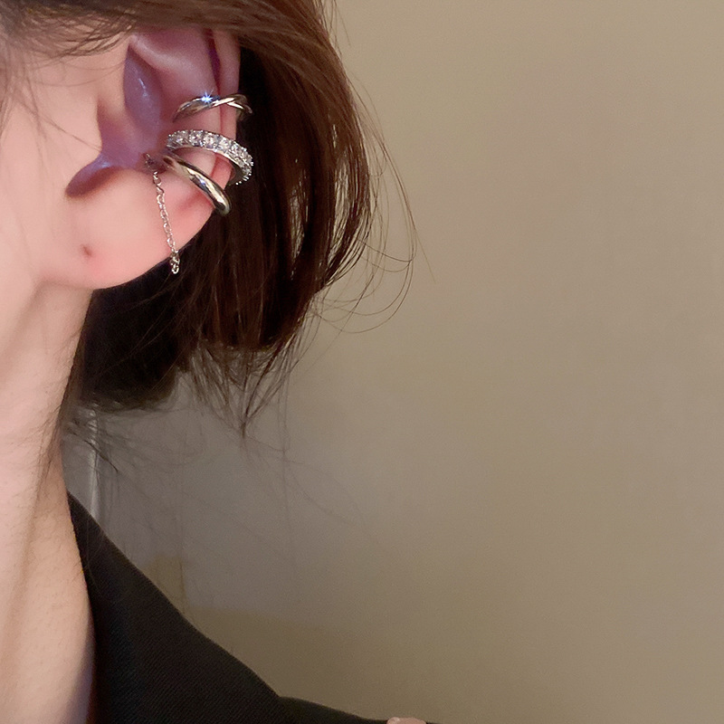 Bộ 3 chiếc Kẹp Vành Tai màu BẠC đính đá zircon xi bạc pha cao cấp thiết kế CÁ tính B2574