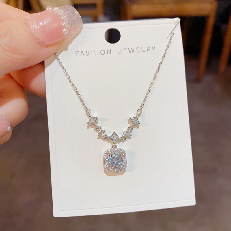 Dây chuyền đá vuông ZIRCON cao cấp xi bạc 925 thiết kế nhỏ xinh độc đáo B2711