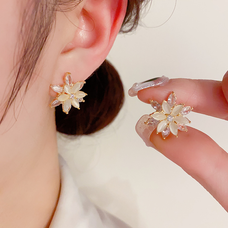 Bông tai HOA TẦNG đá mắt mèo zircon cao cấp thiết kế HÀN QUỐC sáng đẹp sang trọng B2748