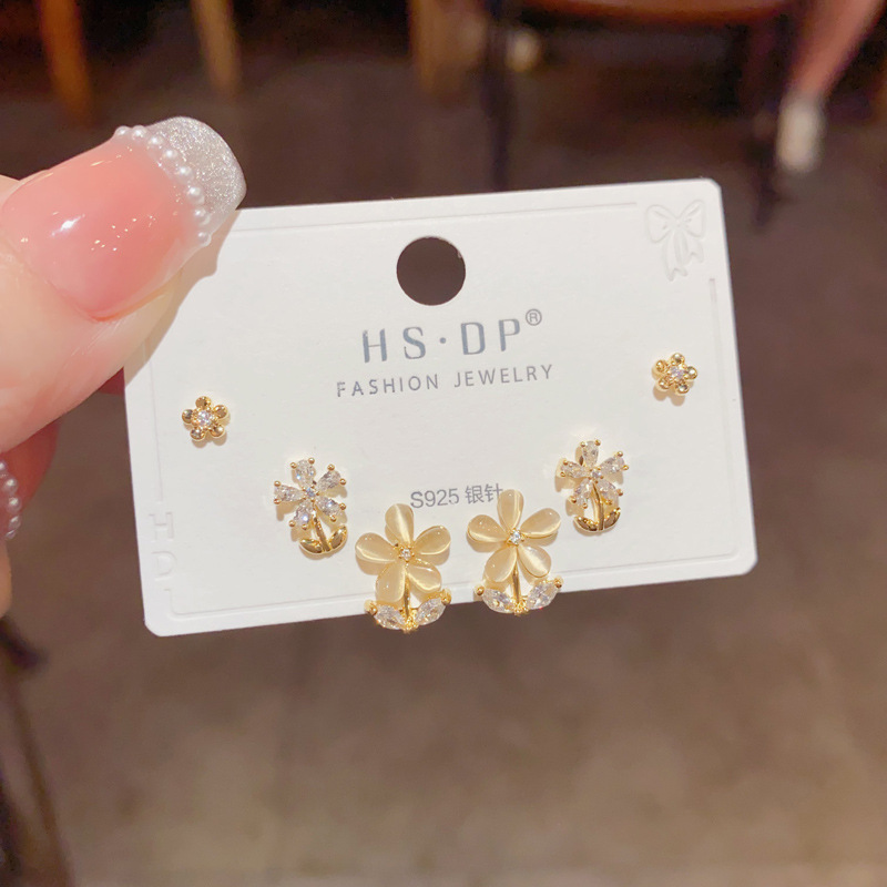 Bộ 3 đôi hoa tai 5 cánh Đá mắt mèo mix zircon cao cấp sát tai sáng đẹp lấp lánh B2758