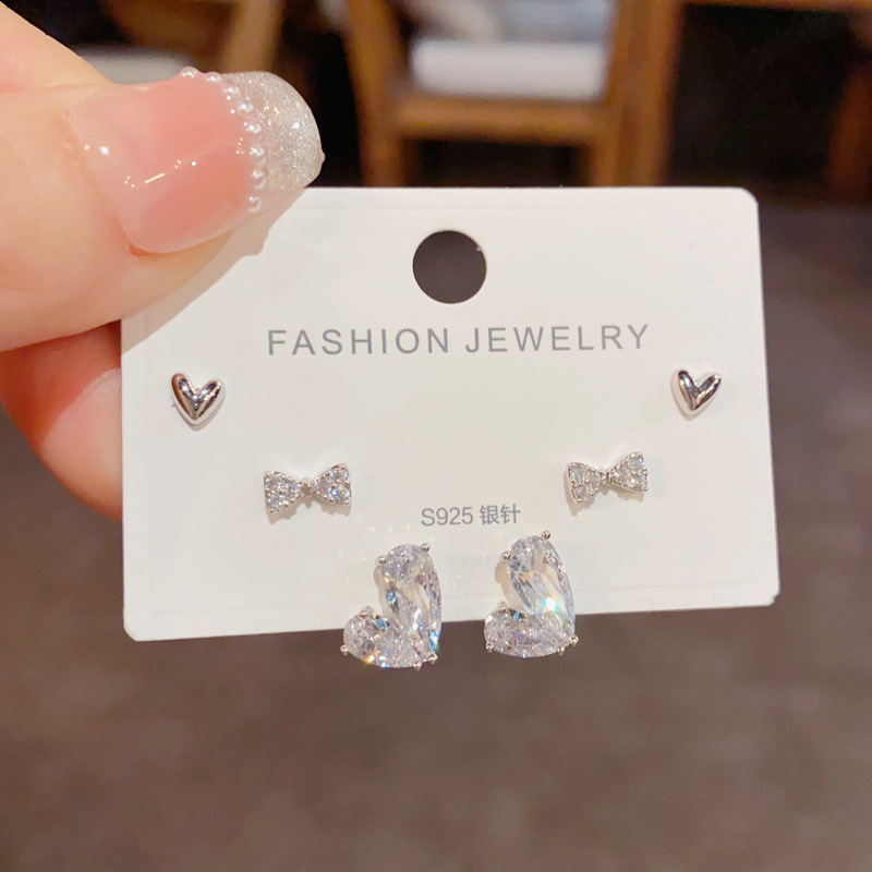Sét bộ 3 đôi HOA TAI TRái tim đá zircon cao cấp xi bạc 925 sát tai nhỏ xinh B2775