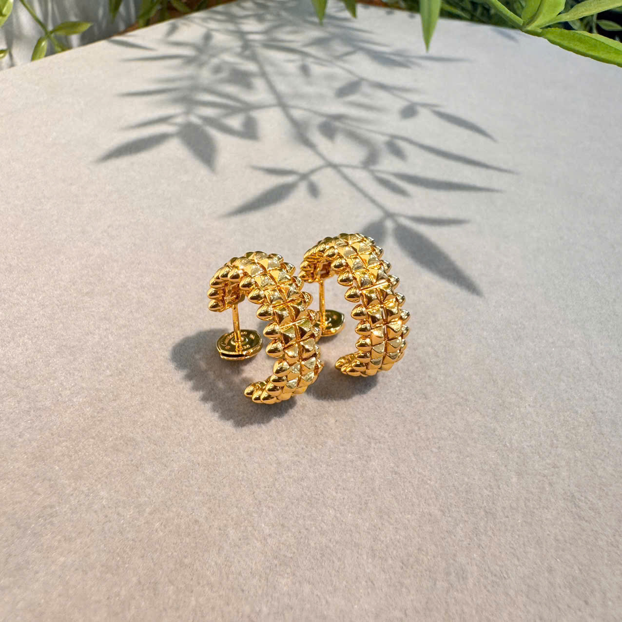 Bông tai chữ C cao cấp mã VIP Basic ĐK 1.7cm B2860