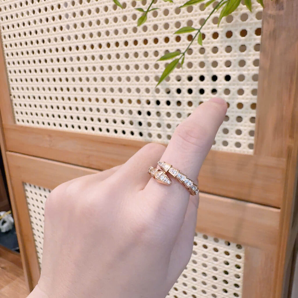 Nhẵn RẮN FUll đá VÀNG HỒNg cao cấp mã vip B2862