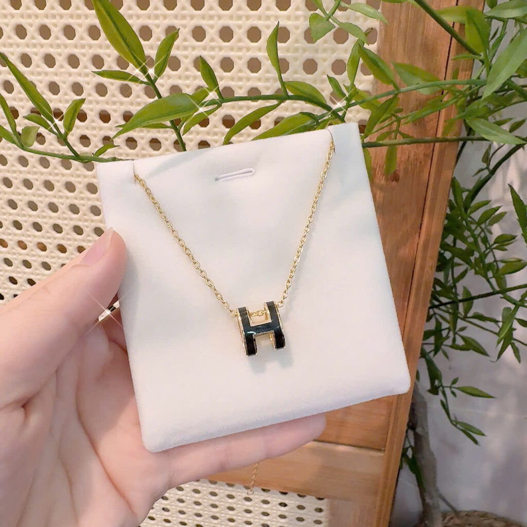 Dây chuyền VÀNG GOLD mặt chữ H ĐEN cao cấp mã vip B2878