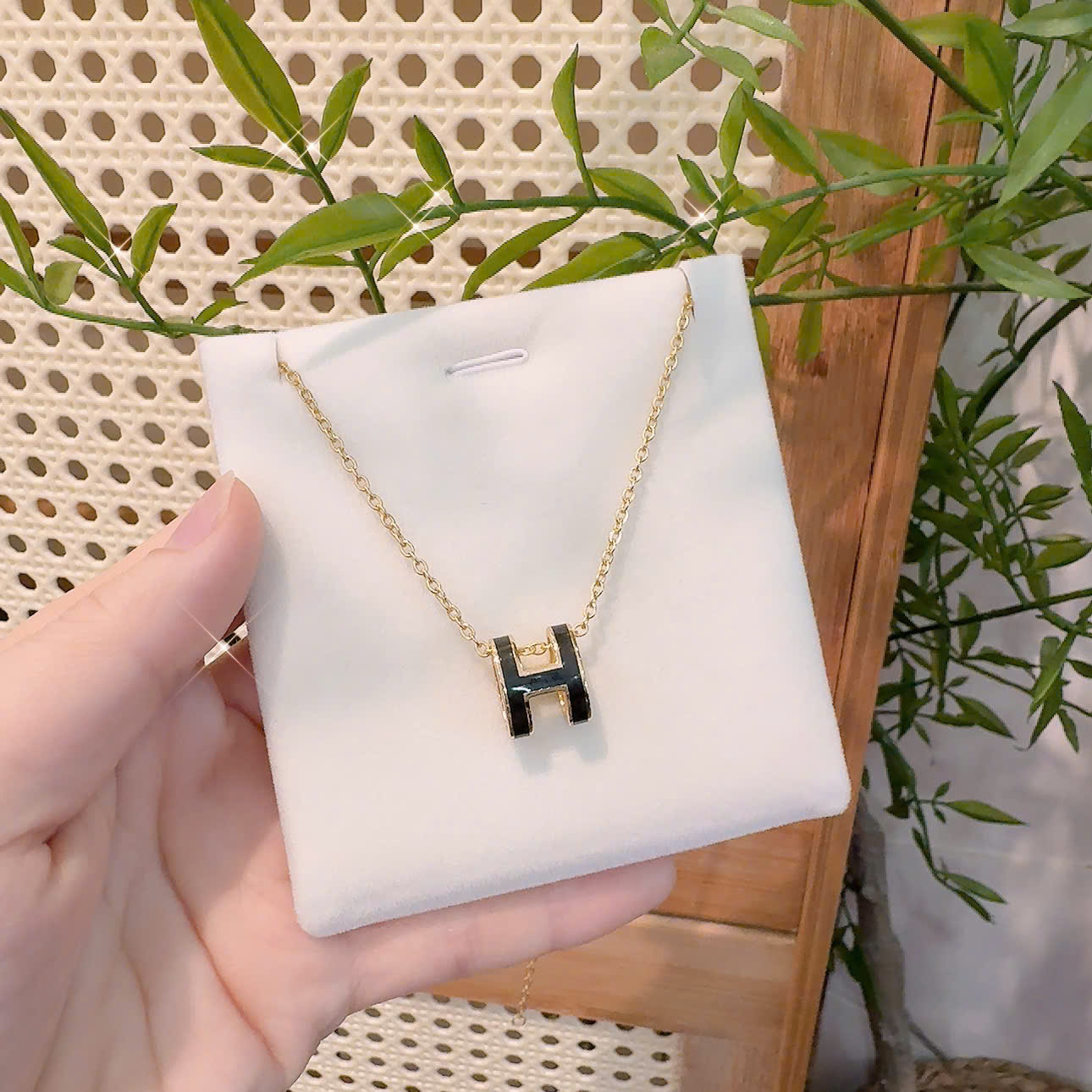 Dây chuyền VÀNG GOLD mặt chữ H ĐEN cao cấp mã vip B2878