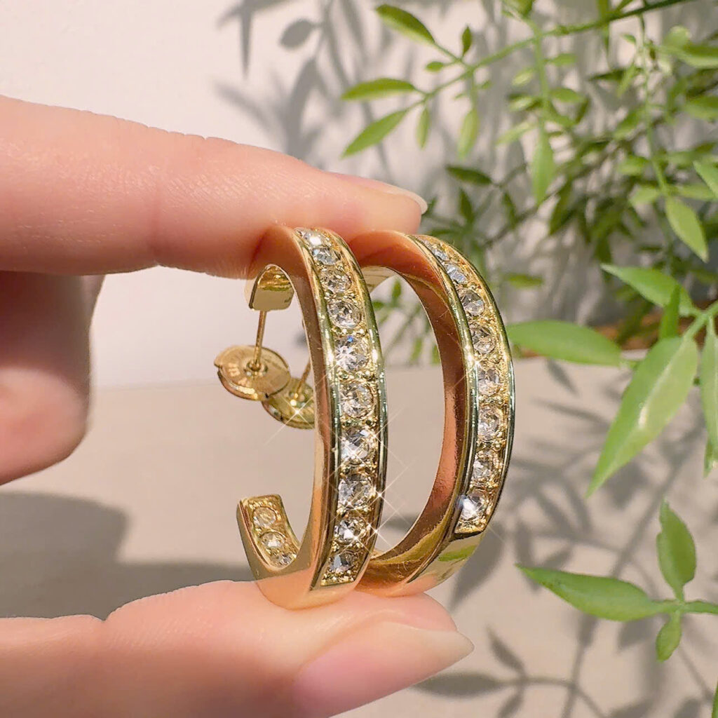 Bông tai tròn đính đá Mã VIP cao cấp màu VÀNG GOLD ĐK 2.5cm B2859