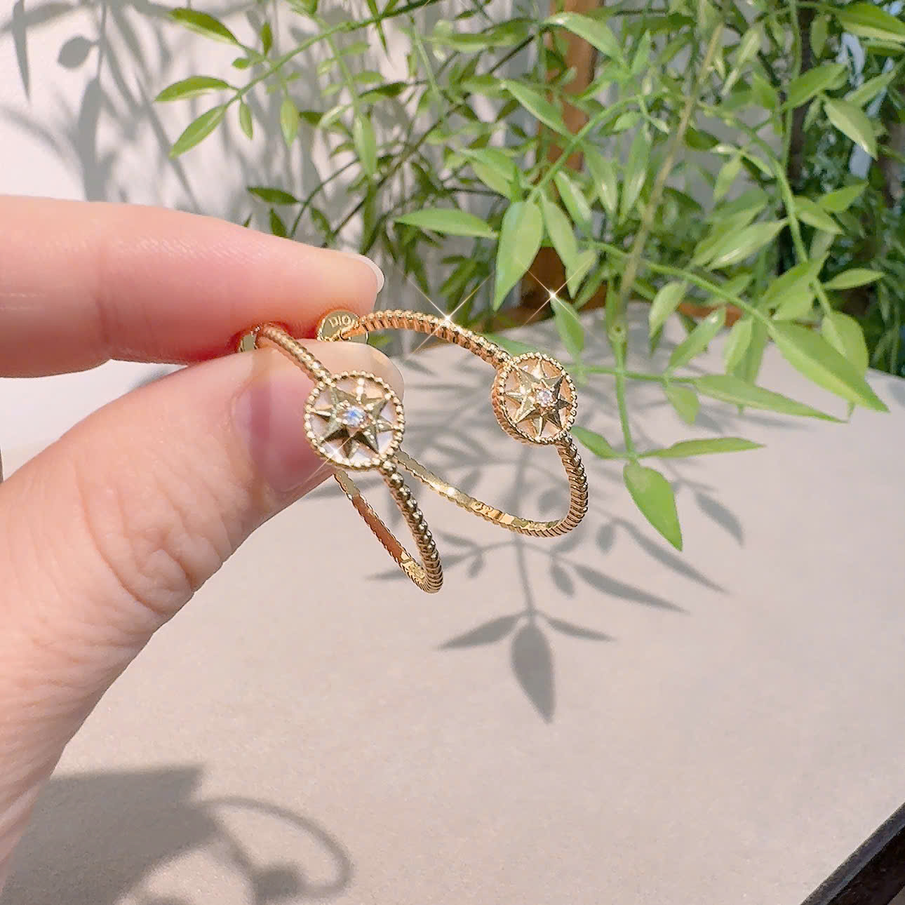 Bông tai tròn logo màu VÀNG GOLD cao cấp mã VIP ĐK 2.5cm size chuẩn B2861