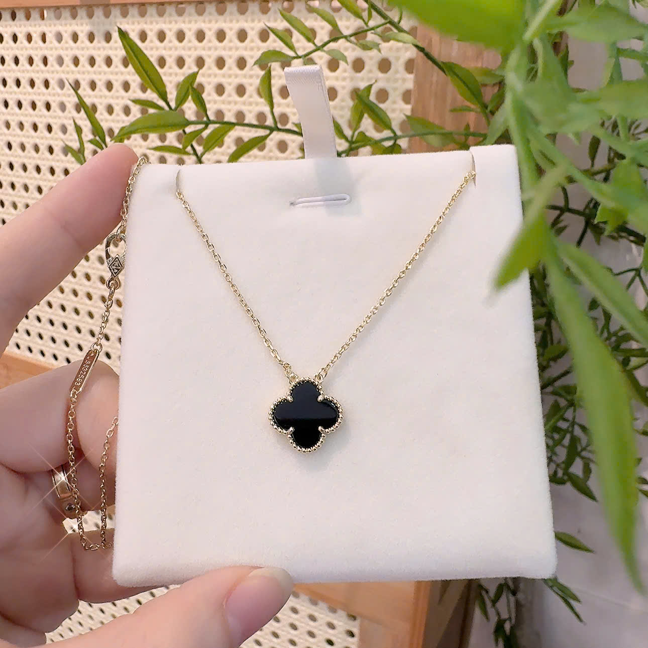 Dây chuyền VÀNG GOLD cao cấp mã VIP mặt ĐEN cỏ 4 lá B2882