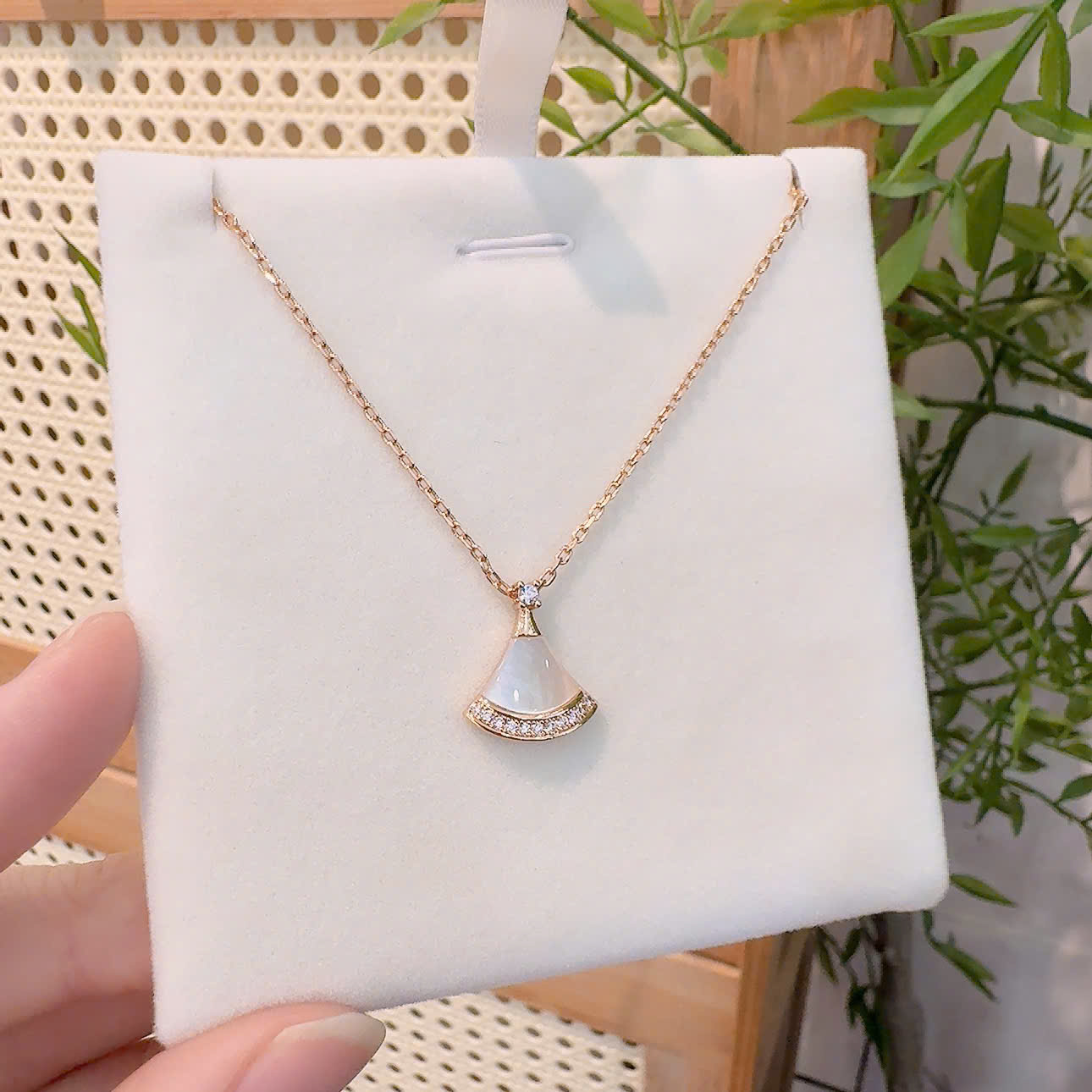 Dây chuyền cánh quạt xà cừ đính đá VÀNG HỒNG cao cấp mã VIP B2876