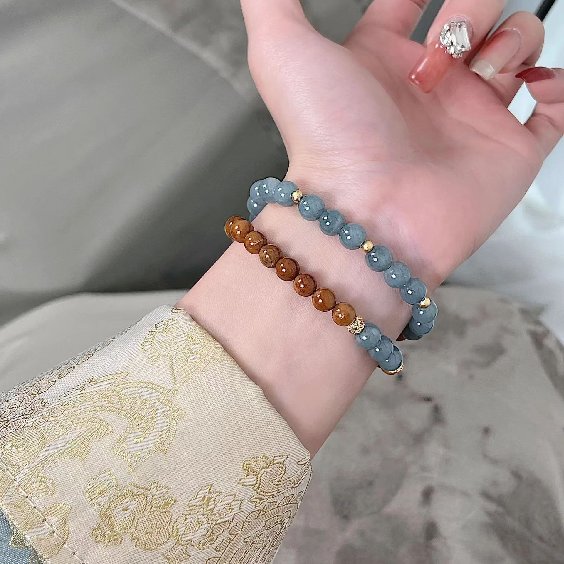 Vòng tay 2 vòng tròn màu xanh GỖ nước, thiết kế mix màu đẹp B2894