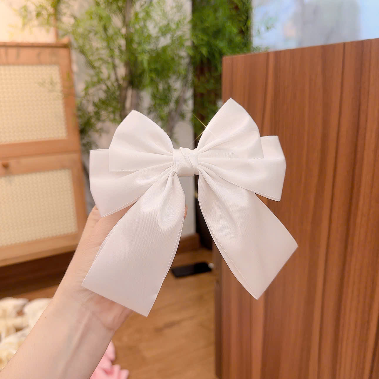 Kẹp tóc bấm NƠ TRẮNG B2903