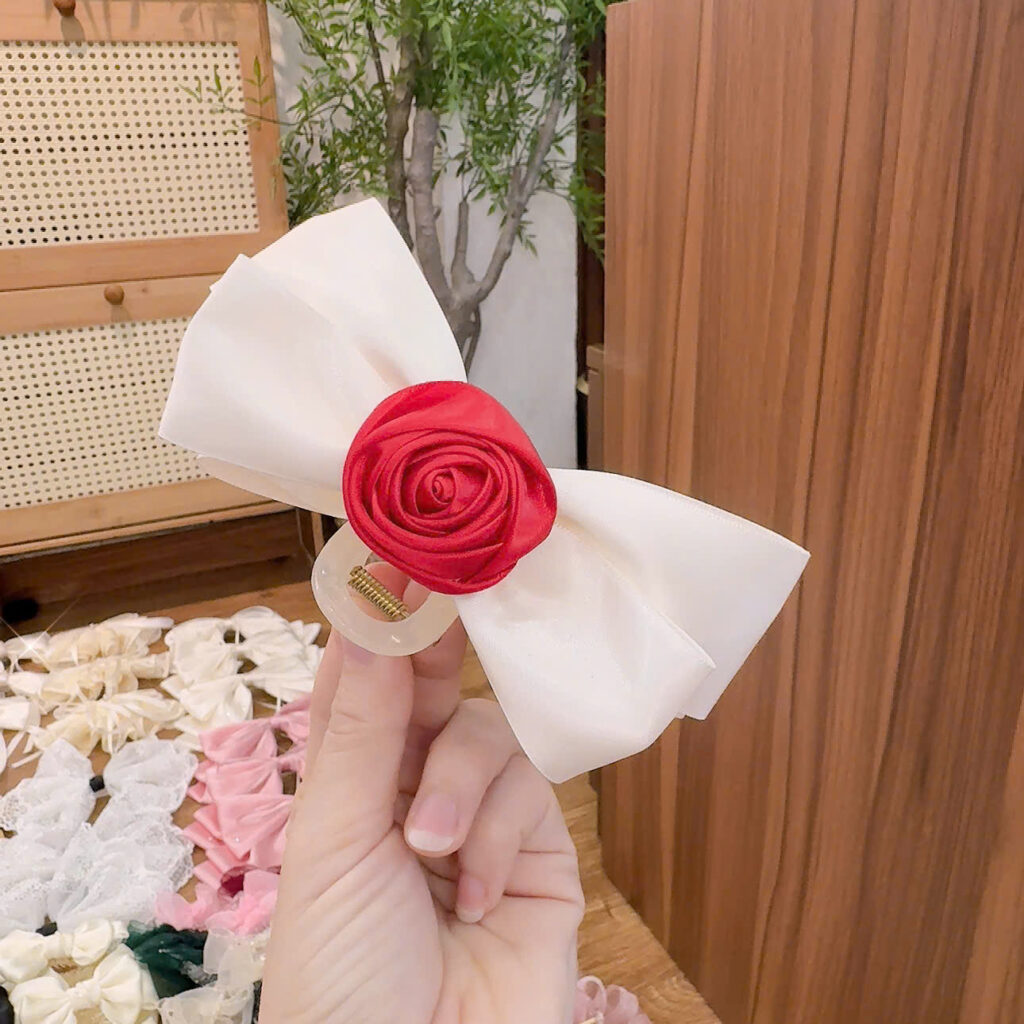 Kẹp gắp NƠ KEM HOa ĐỎ B2907